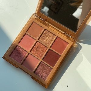 Huss beauty nude medium eyeshadow palette
